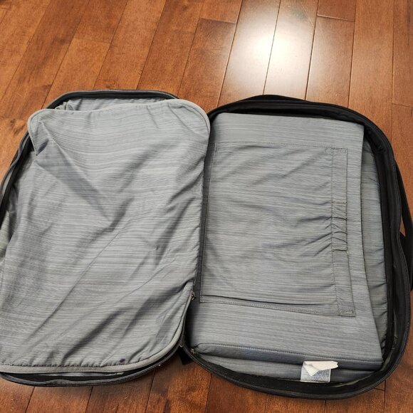 Arcteryx Blade 20 laptop commuter backpack in gray - Picture 7 of 11